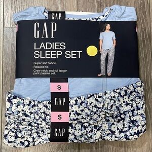 GAP Blue and White Floral Pajama Set